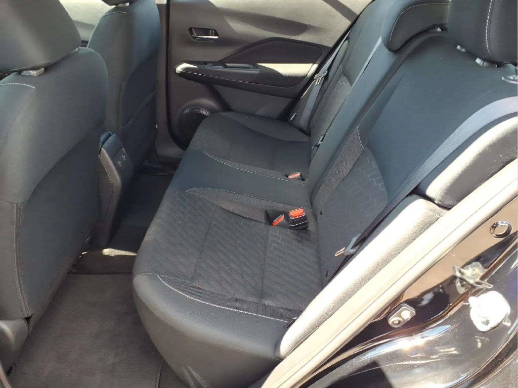 Used 2024 Nissan Kicks SV FWD image 13