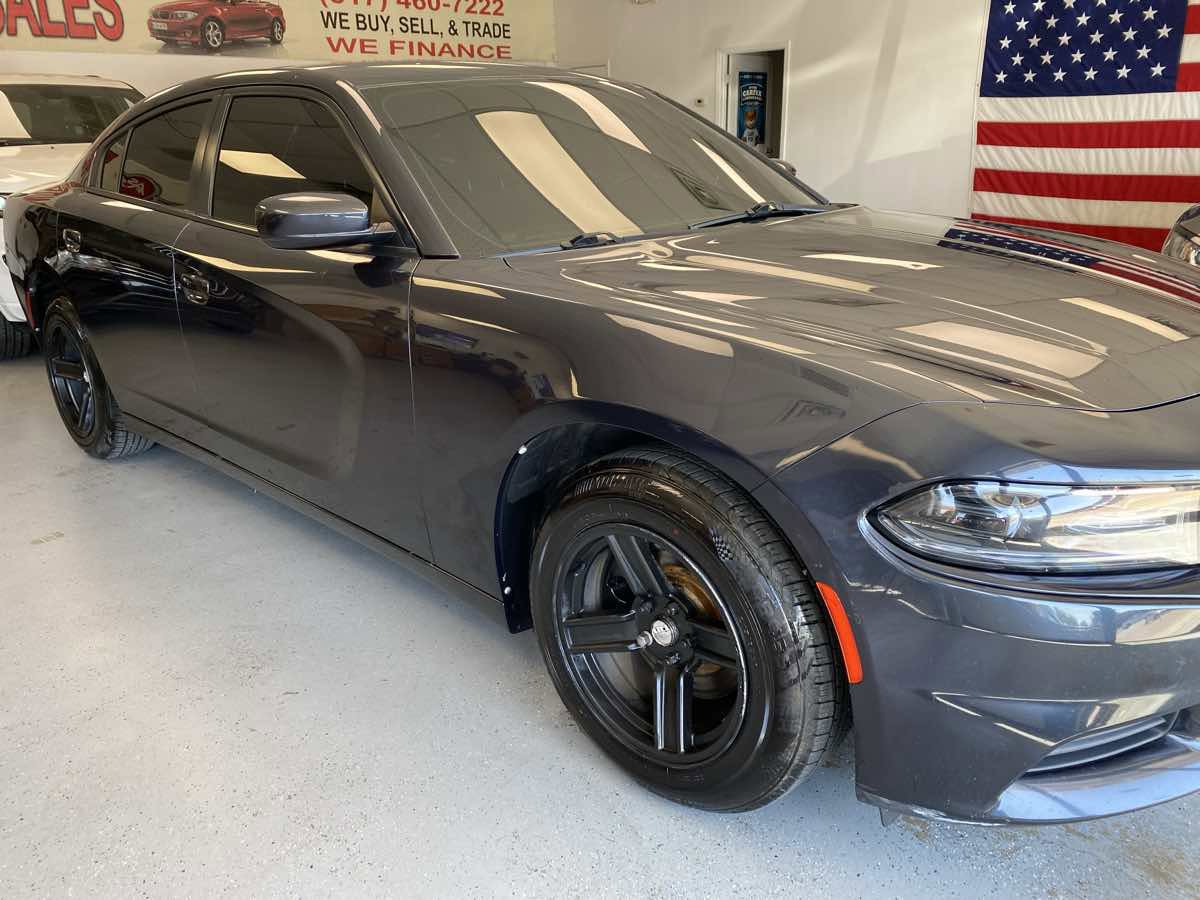 Used 2019 Dodge Charger SXT image 3
