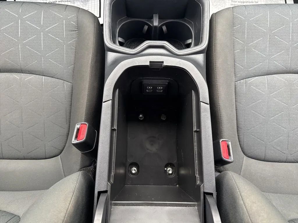 Used 2022 Toyota RAV4 XLE FWD image 10