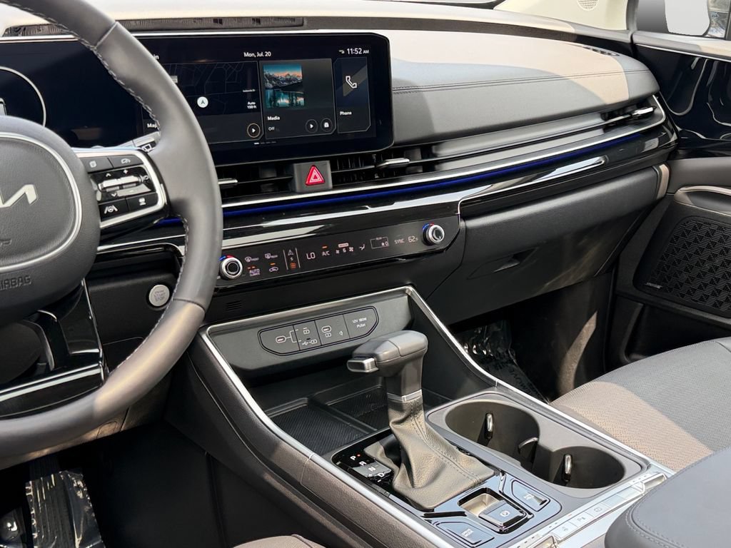 Used 2025 Kia Carnival SX Prestige FWD image 14