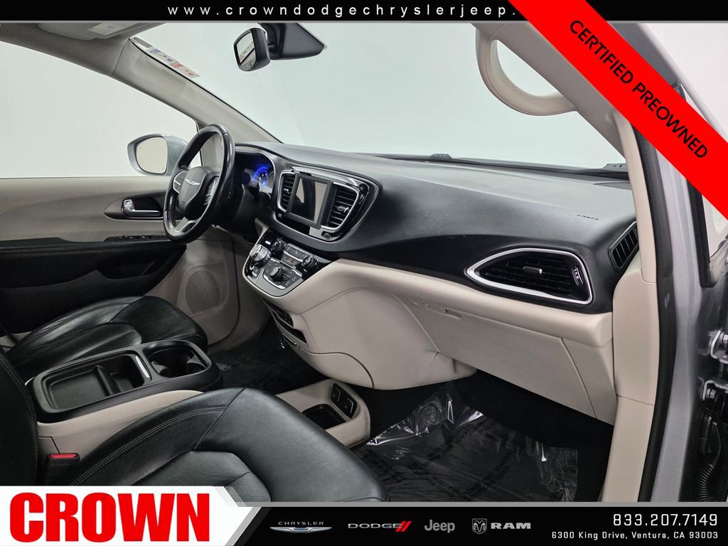 Certified 2020 Chrysler Pacifica Touring-L image 15