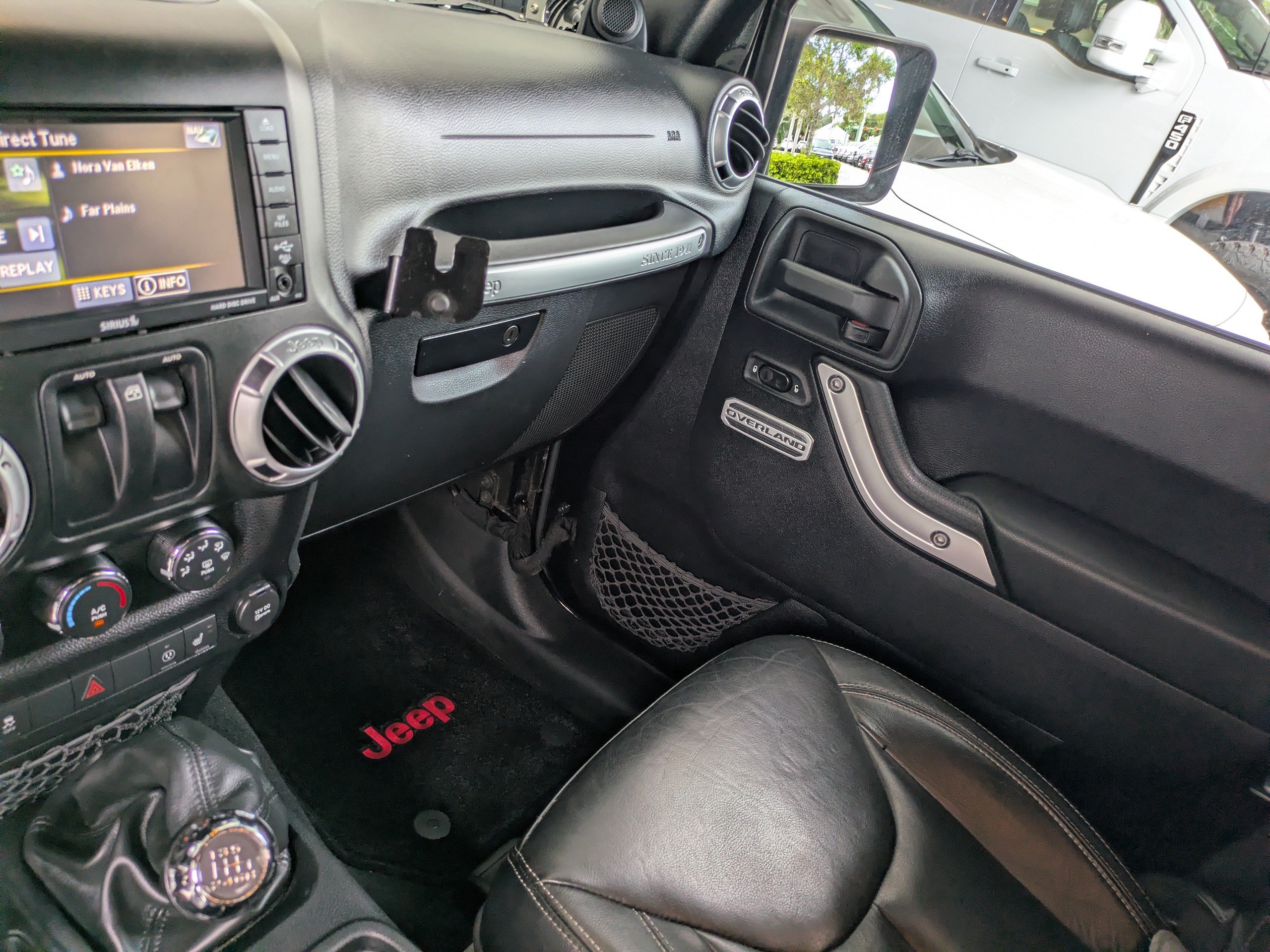 Used 2014 Jeep Wrangler Sahara w/ Connectivity Group AWD/4WD image 17