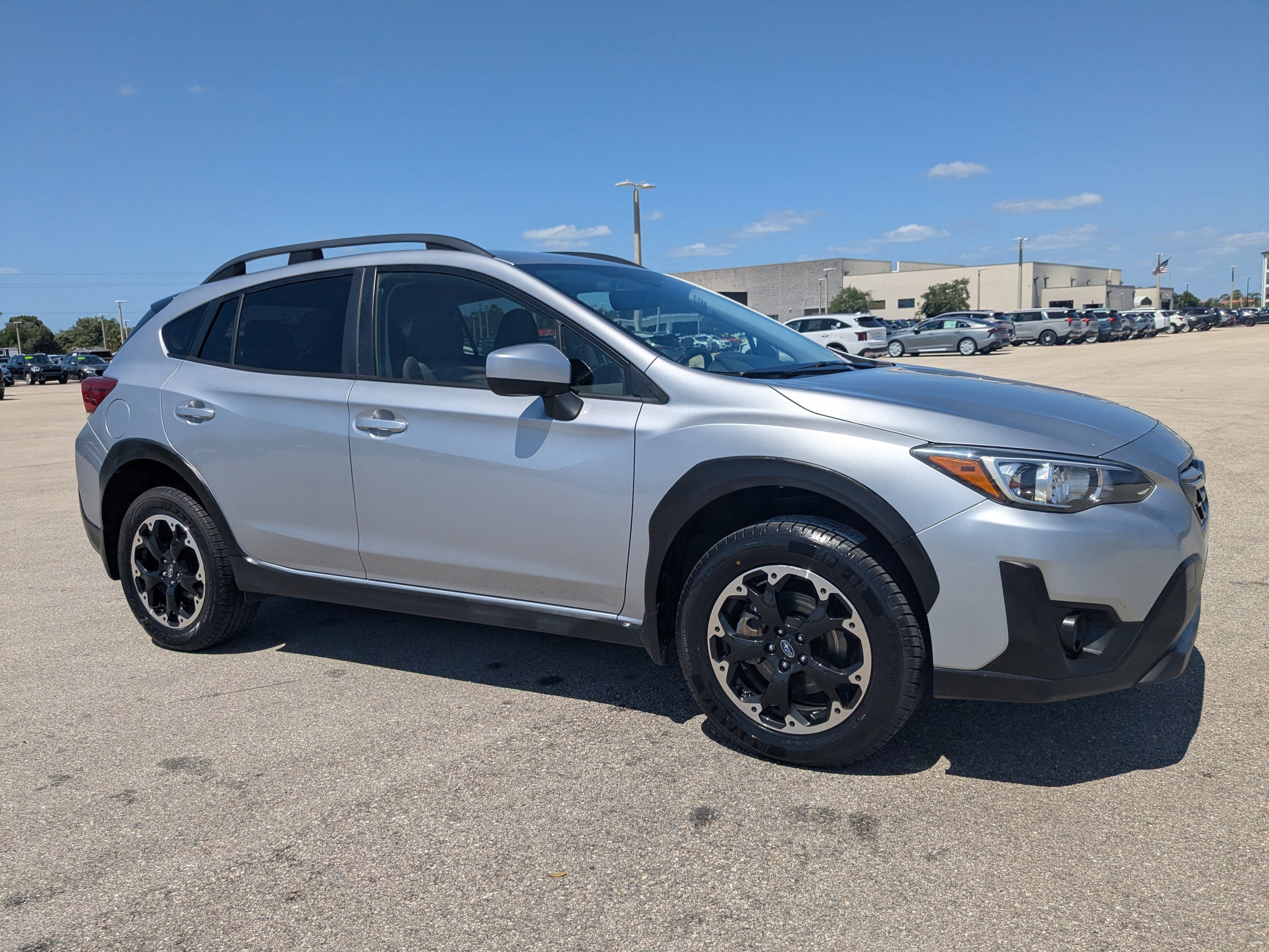 Used 2023 Subaru Crosstrek 2.0i Premium AWD/4WD image 2