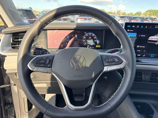 New 2025 Volkswagen Tiguan SE image 17