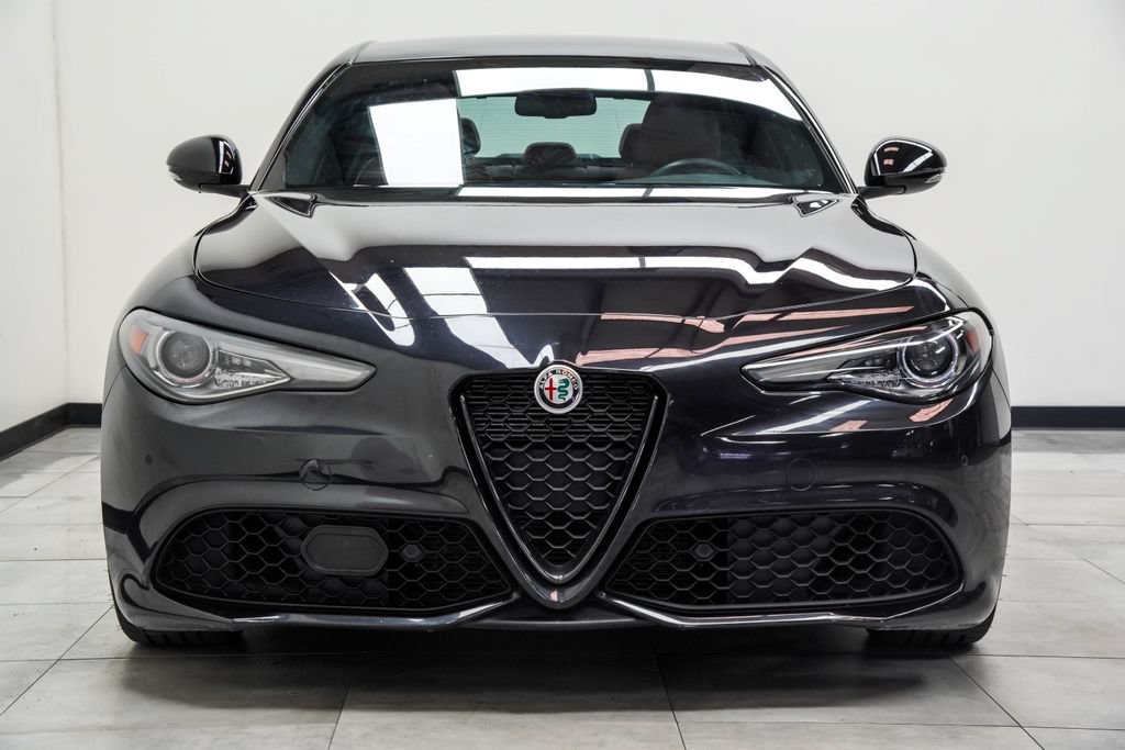 Used 2023 Alfa Romeo Giulia Veloce RWD image 6