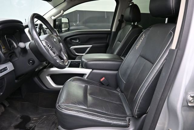 Used 2018 Nissan Titan PRO-4X w/ Pro-4x Convenience Package AWD/4WD image 13