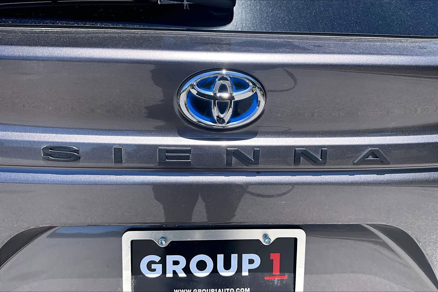 Used 2021 Toyota Sienna XLE w/ XLE Plus Package FWD image 31