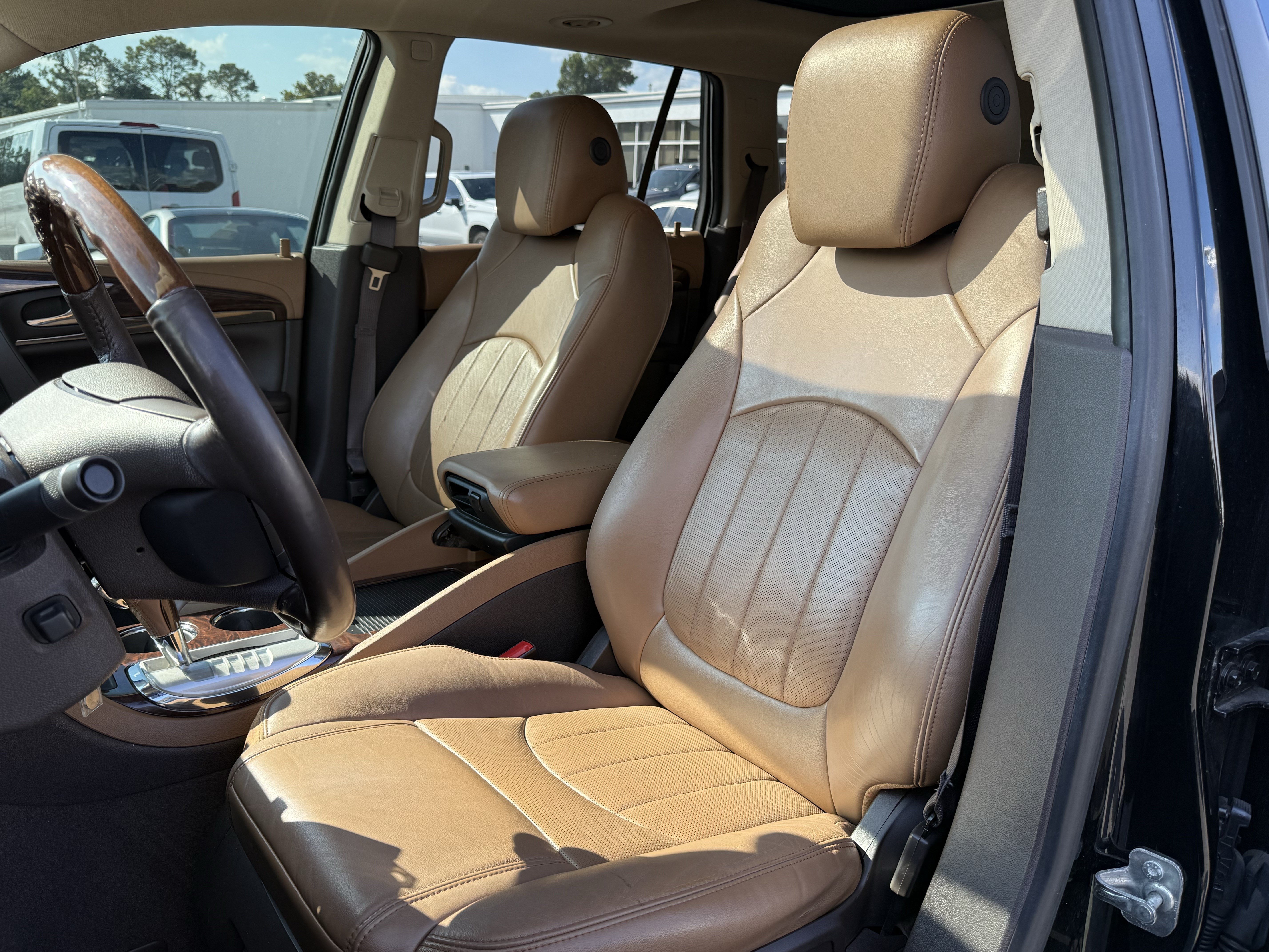 Used 2017 Buick Enclave Premium w/ Experience Buick Package FWD image 16