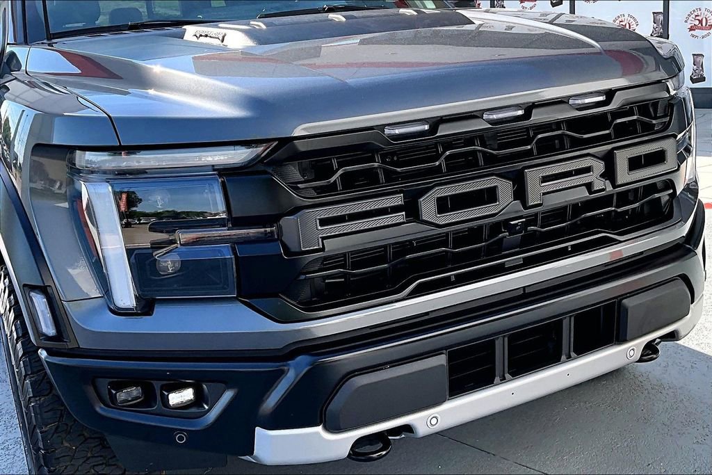 Used 2025 Ford F150 Raptor AWD/4WD image 33