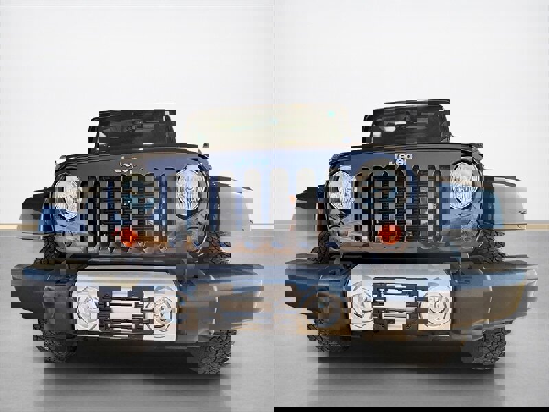 Used 2013 Jeep Wrangler Unlimited Sahara w/ Dual Top Group image 9