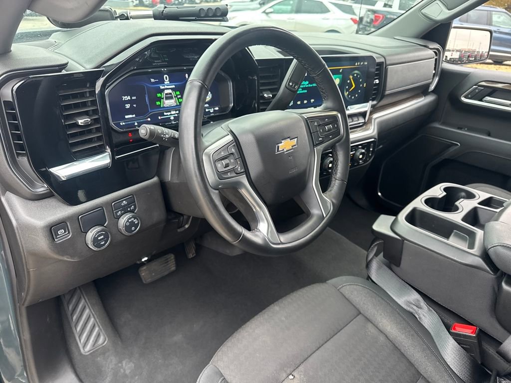 Used 2025 Chevrolet Silverado 1500 LT image 18