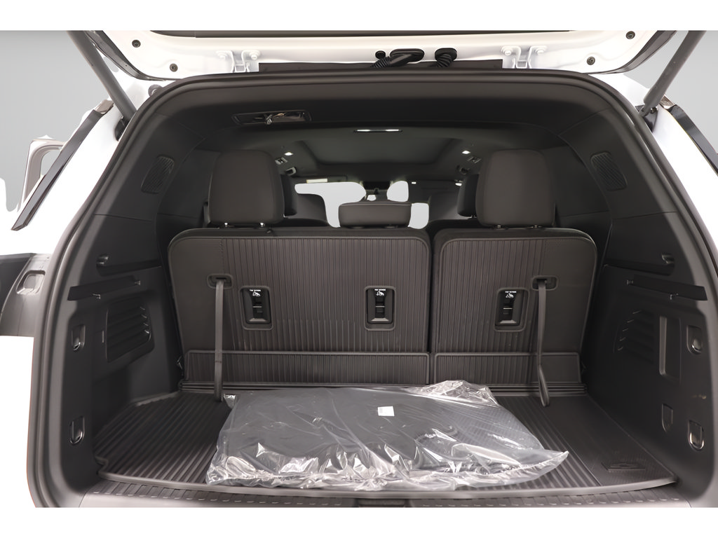 New 2027 Chevrolet Traverse LT w/ Sun and Wheel Package FWD image 29