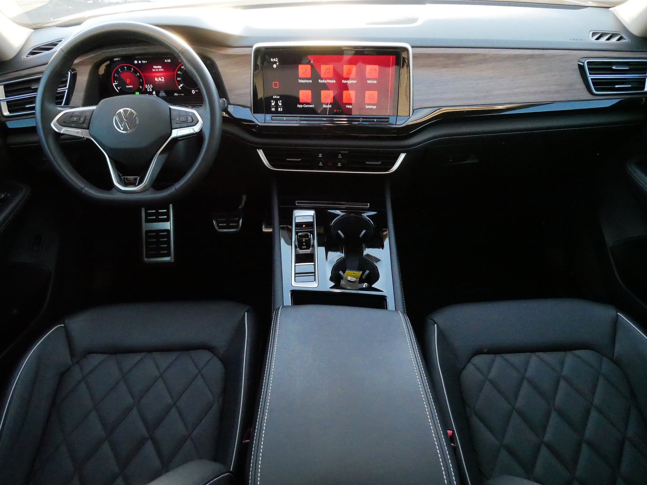 Certified 2025 Volkswagen Atlas SEL Premium R-Line image 10