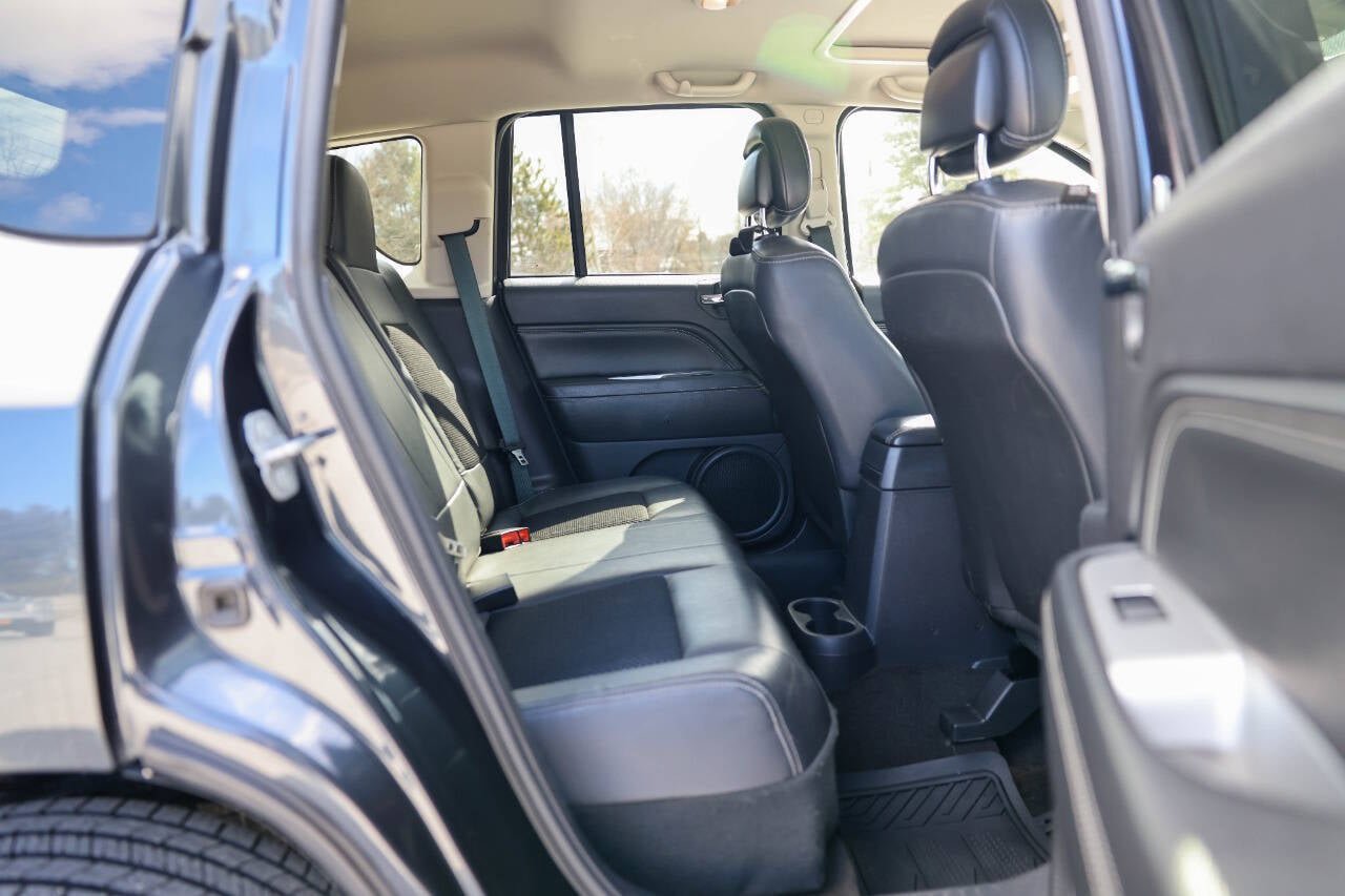Used 2014 Jeep Compass Latitude w/ Sun/Sound Group image 12