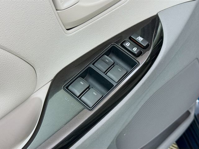 Used 2012 Toyota Sienna LE w/ Towing Pkg FWD image 17