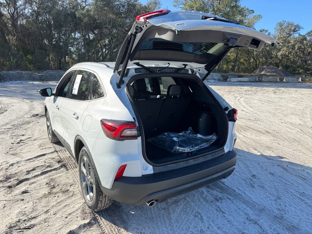 New 2026 Ford Escape ST-Line w/ Tech Pack #1 FWD image 22