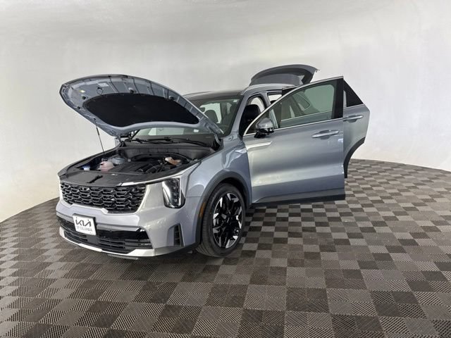 Certified 2025 Kia Sorento SX FWD image 12