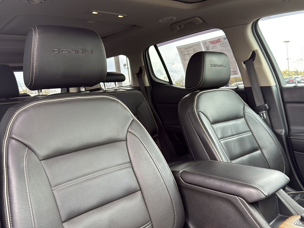 Used 2017 GMC Acadia Denali w/ Technology Package FWD image 33