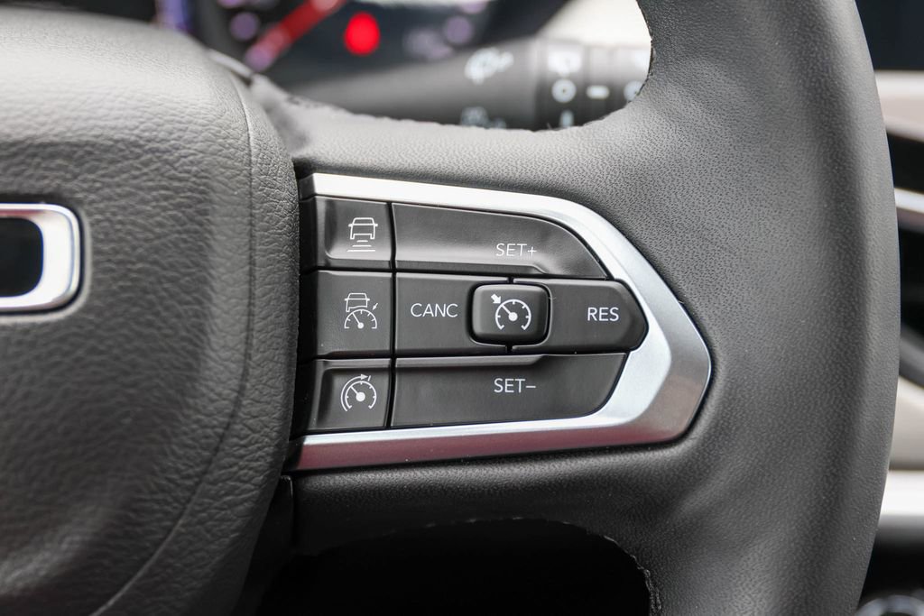 Used 2025 Jeep Compass Limited AWD/4WD image 26