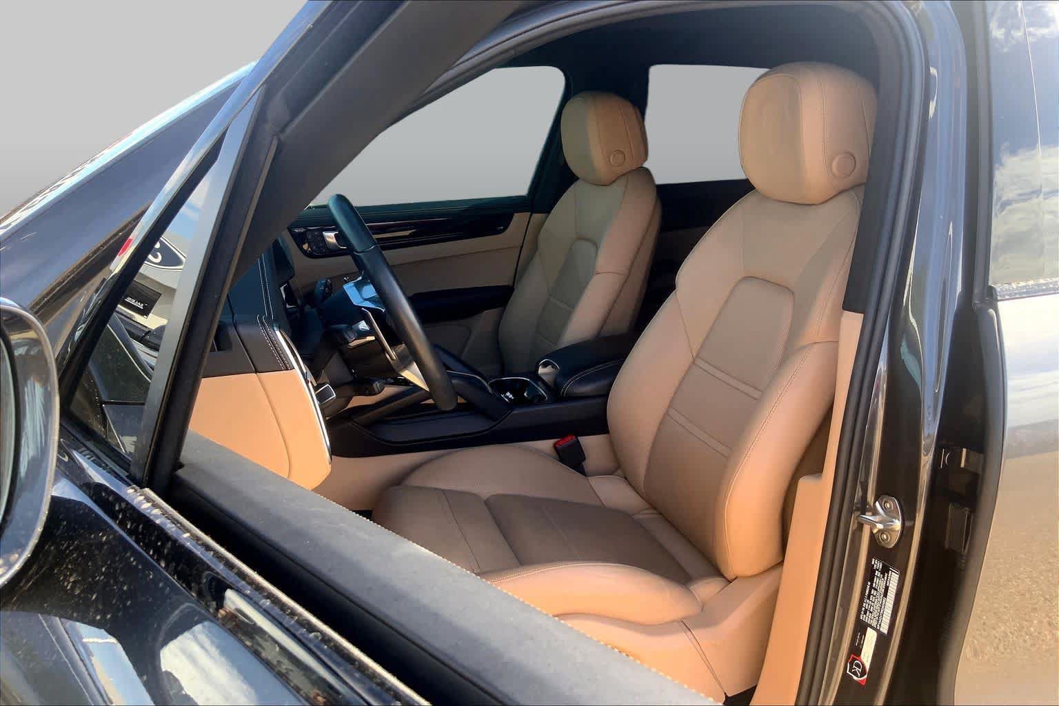 Used 2022 Porsche Cayenne AWD/4WD image 8