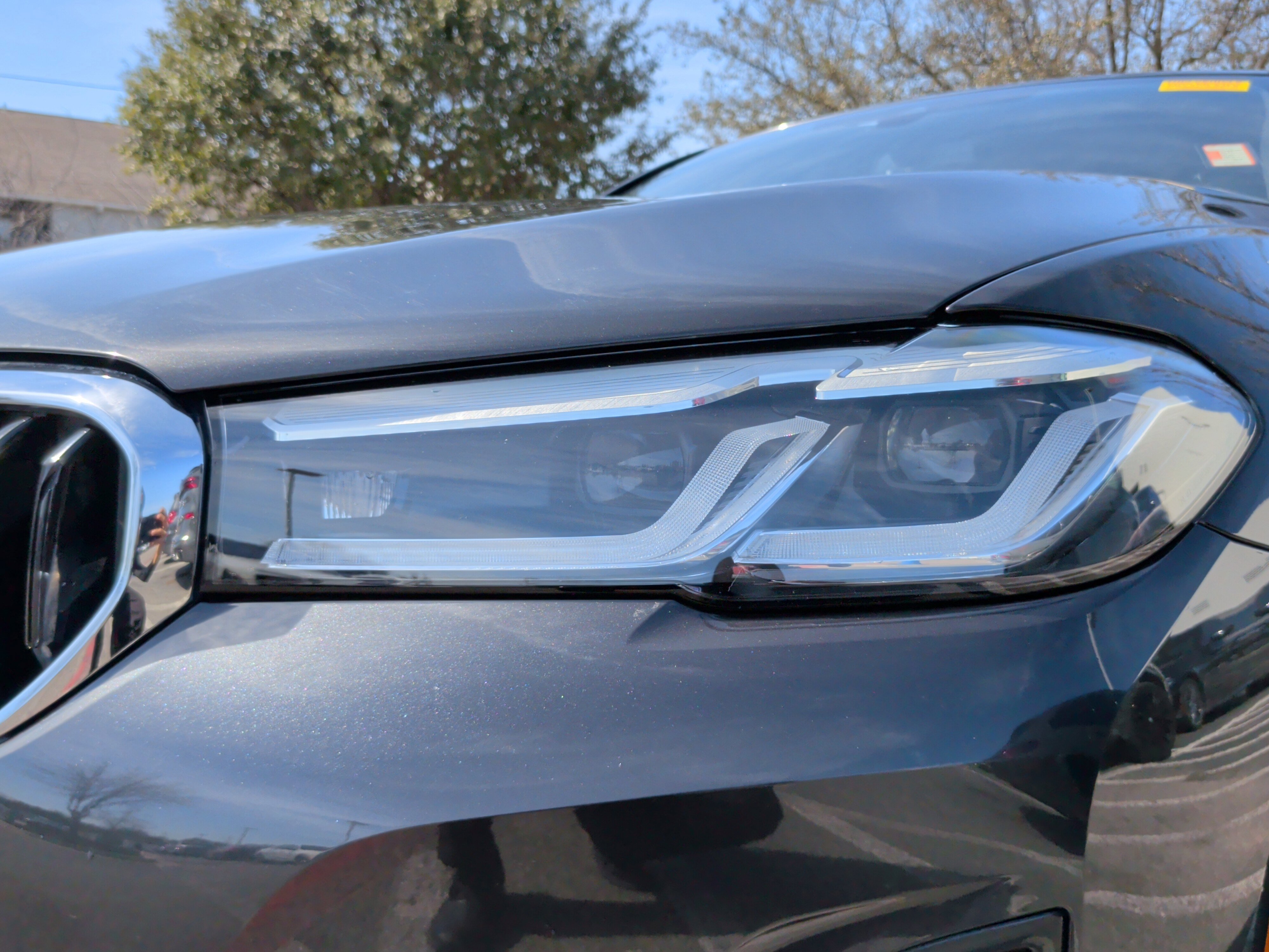 Certified 2023 BMW 530e w/ Premium Package image 3