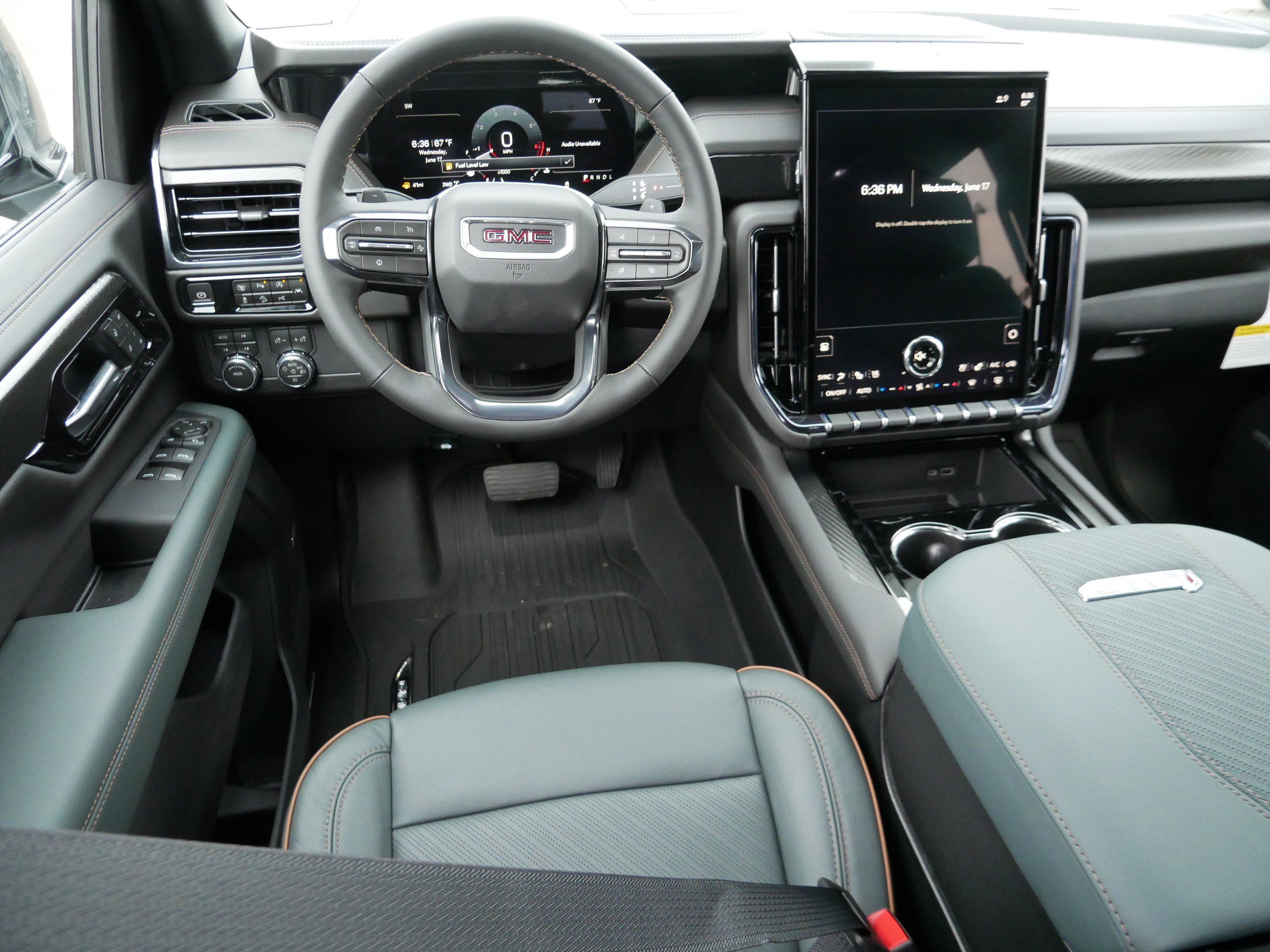 New 2026 GMC Yukon XL AT4 w/ AT4 Premium Package AWD/4WD image 6