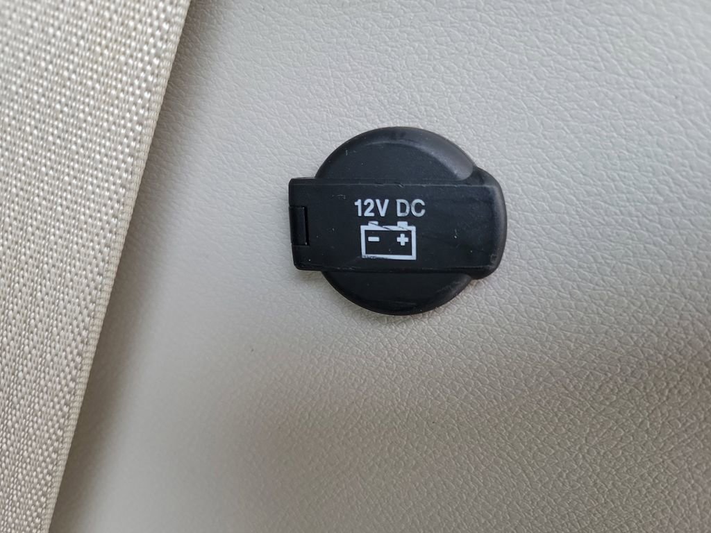 Used 2024 Chrysler Pacifica Touring-L image 9