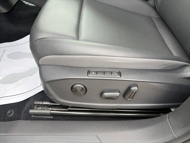 Used 2023 Volkswagen ID.4 Pro S Plus AWD/4WD image 9
