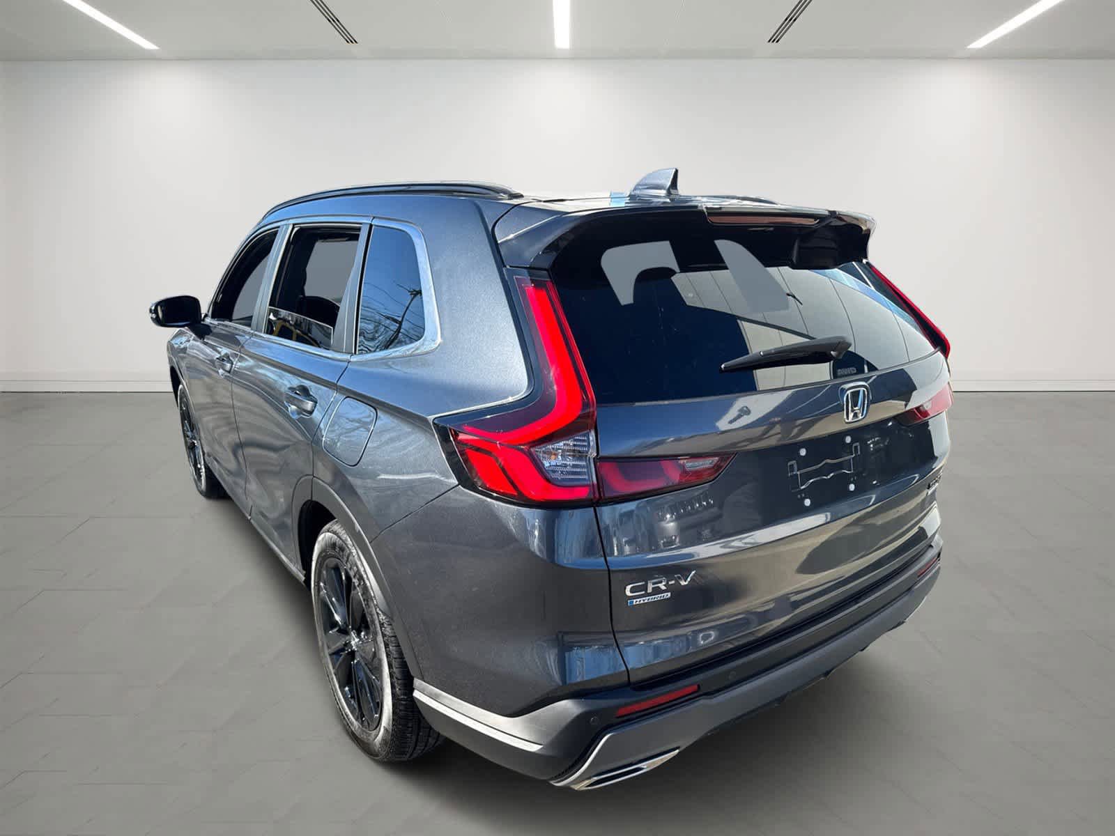 Used 2024 Honda CR-V Sport Touring image 4