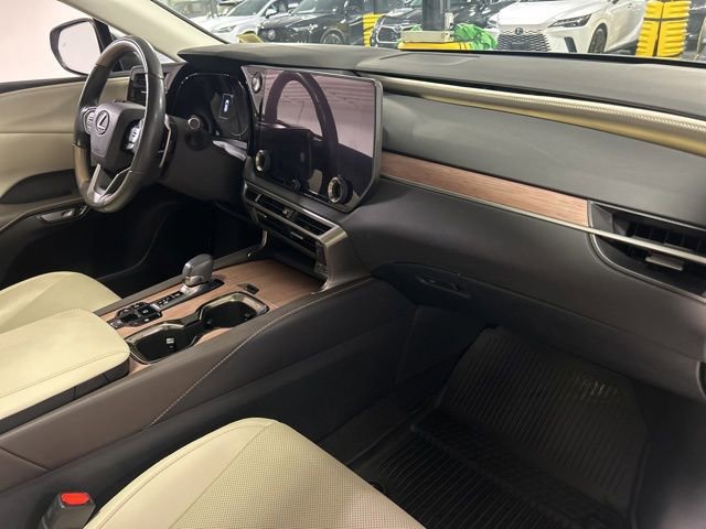Used 2023 Lexus RX 350h w/ Accessory Package (2T) AWD/4WD image 25
