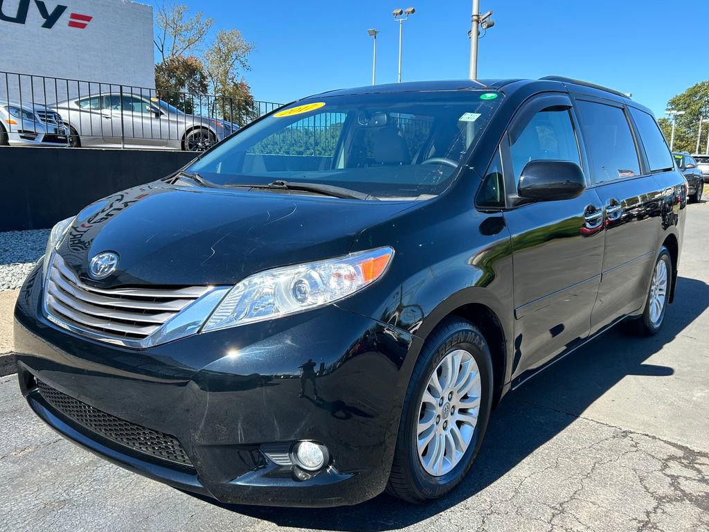 Used 2017 Toyota Sienna XLE