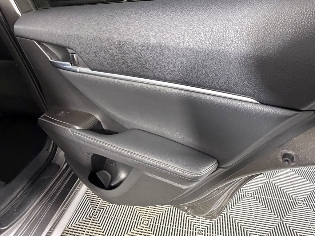Used 2023 Toyota Camry XSE image 31
