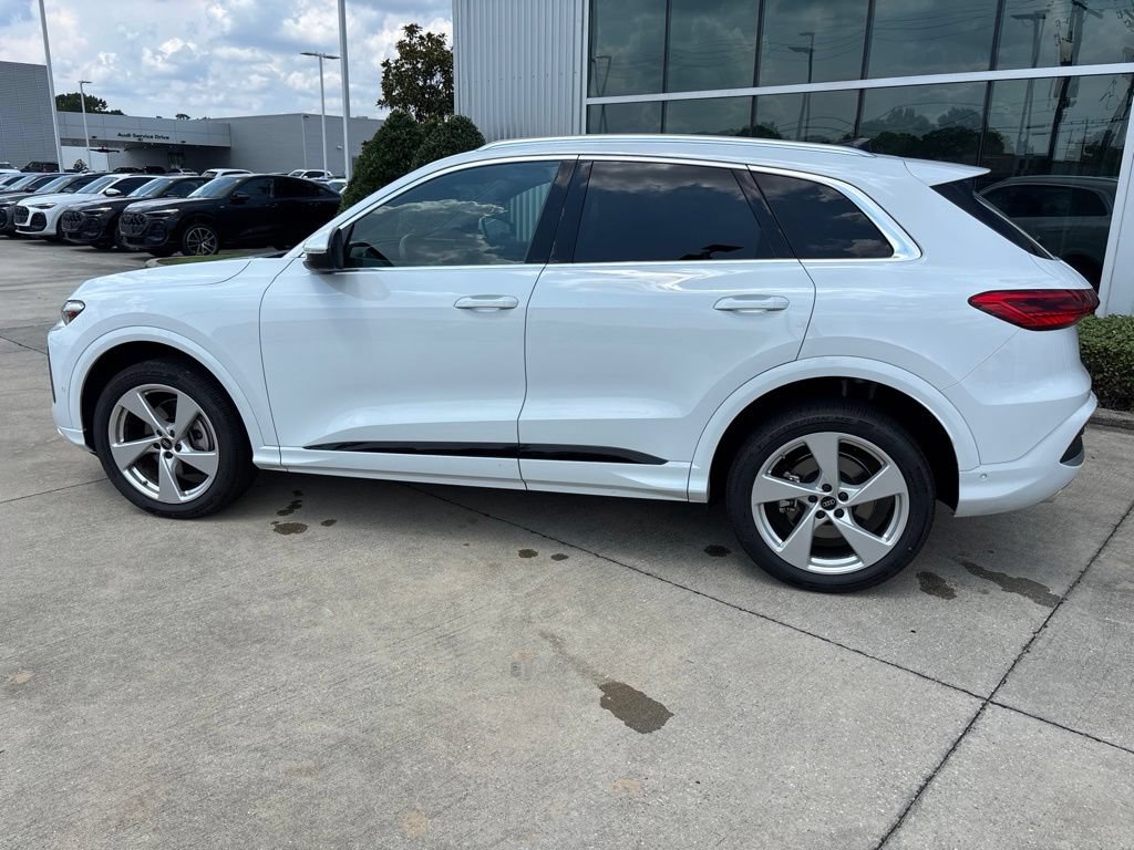 Used 2025 Audi Q5 Premium Plus w/ Premium Plus AWD/4WD image 8