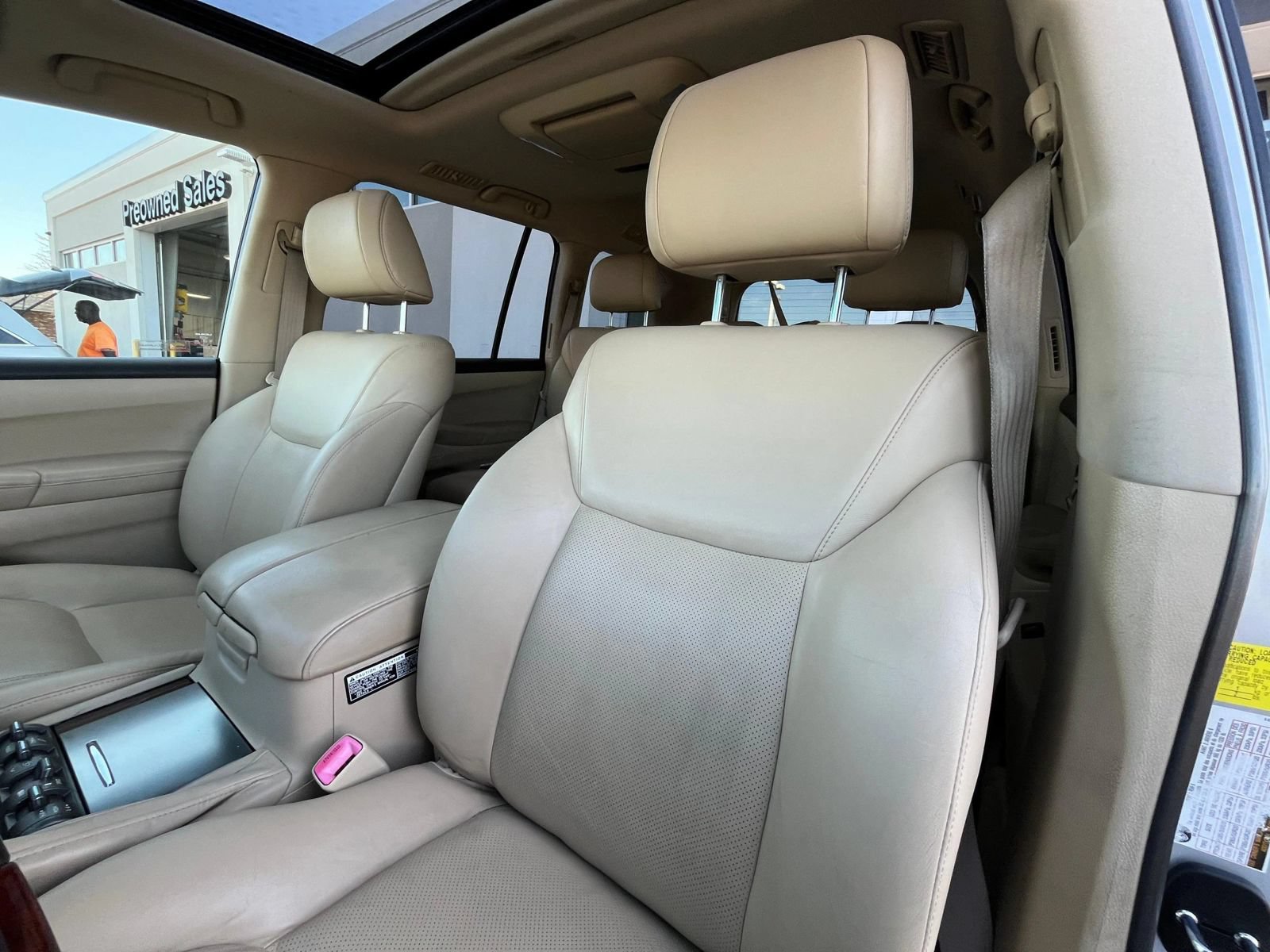Used 2011 Lexus LX 570 4WD w/ Luxury Pkg image 28