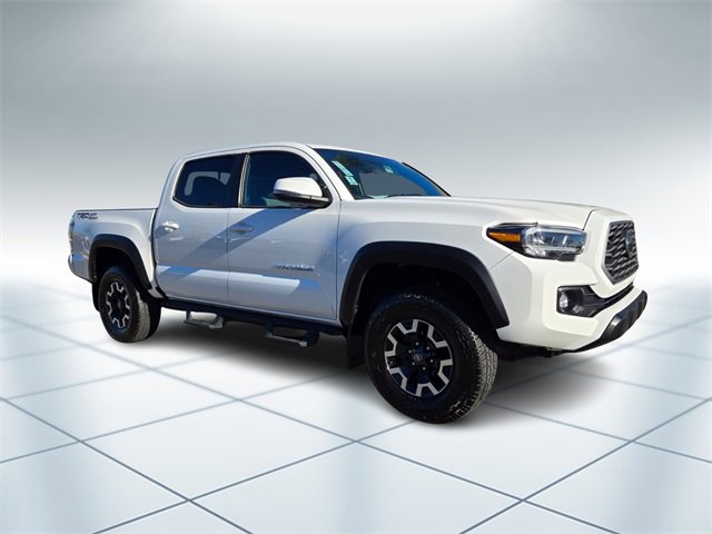 Used 2022 Toyota Tacoma TRD Off-Road w/ Technology Package image 2