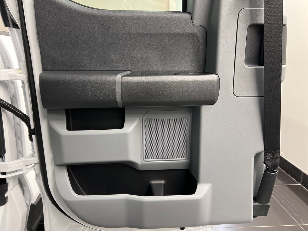 New 2026 Ford F250 XL w/ XL Chrome Package image 31