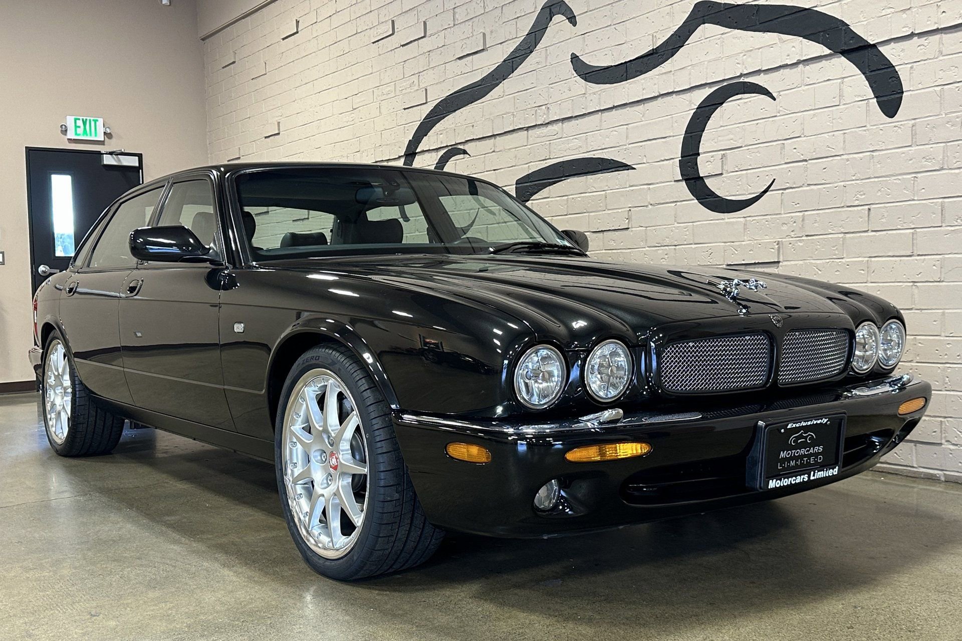 Used 2002 Jaguar XJ8 image 15