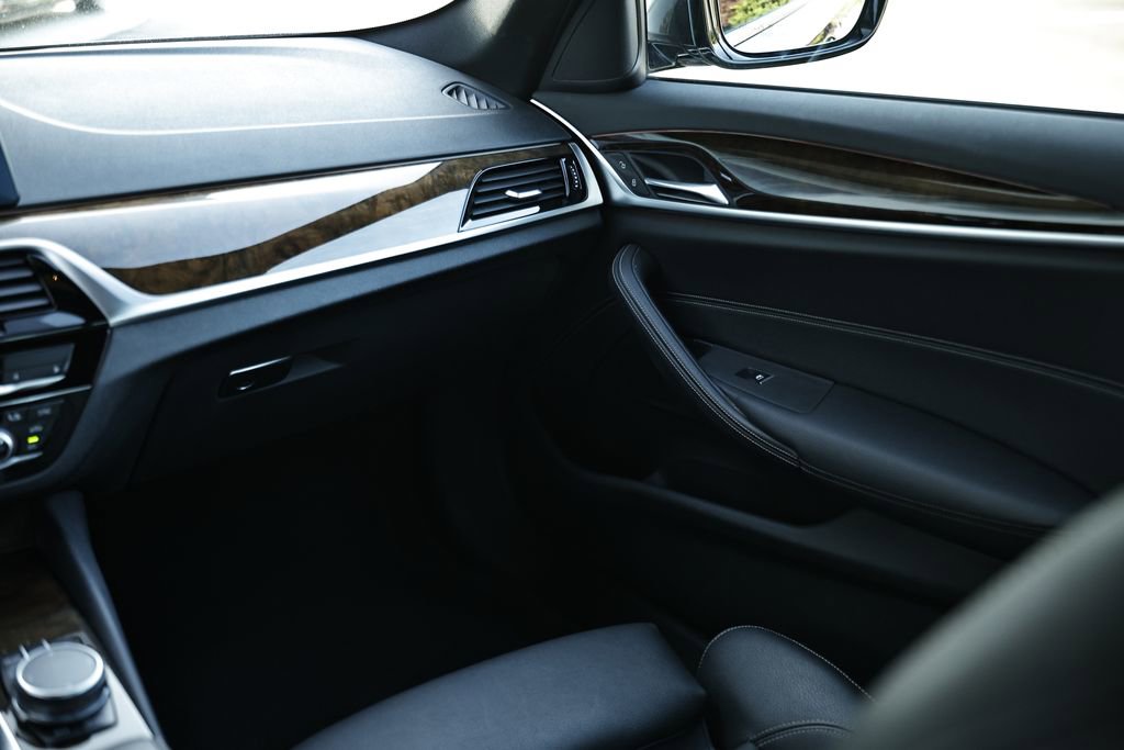 Used 2020 BMW 540i xDrive w/ Premium Package image 28