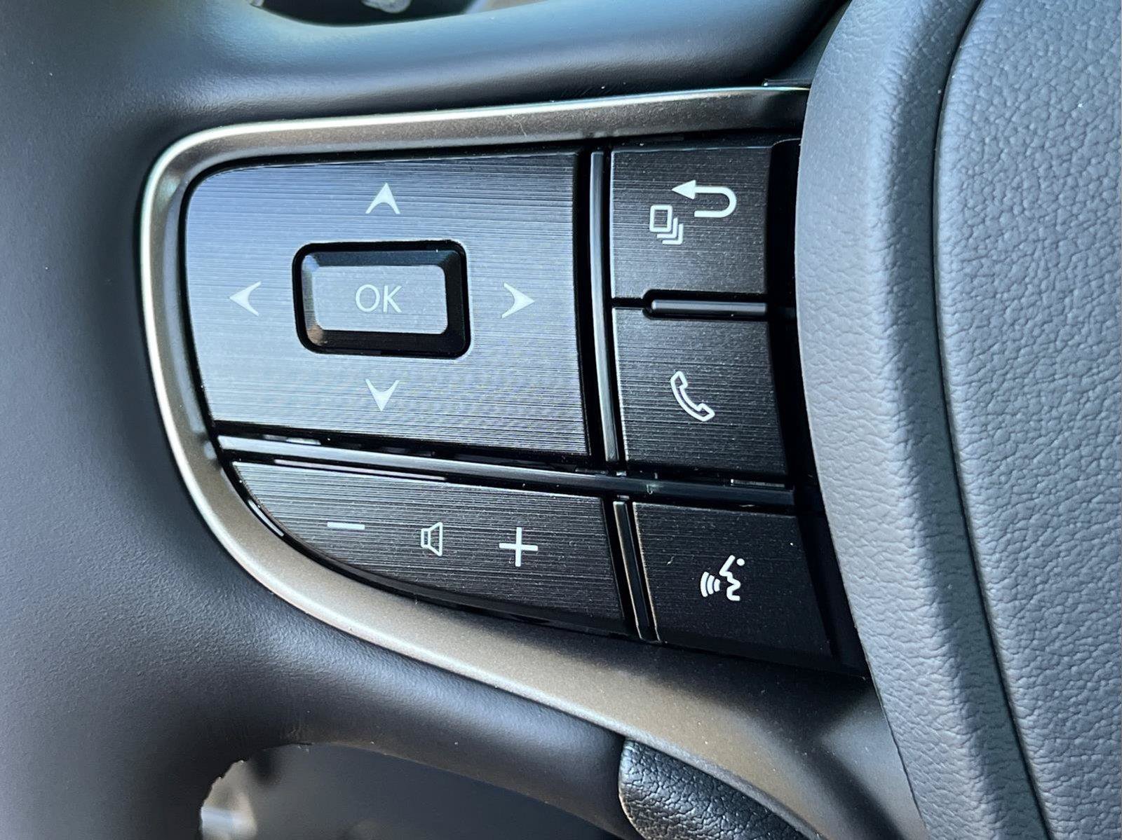 Used 2025 Lexus ES 350 w/ Premium Package FWD image 19