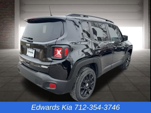 Used 2019 Jeep Renegade Latitude w/ Cold Weather Group image 3
