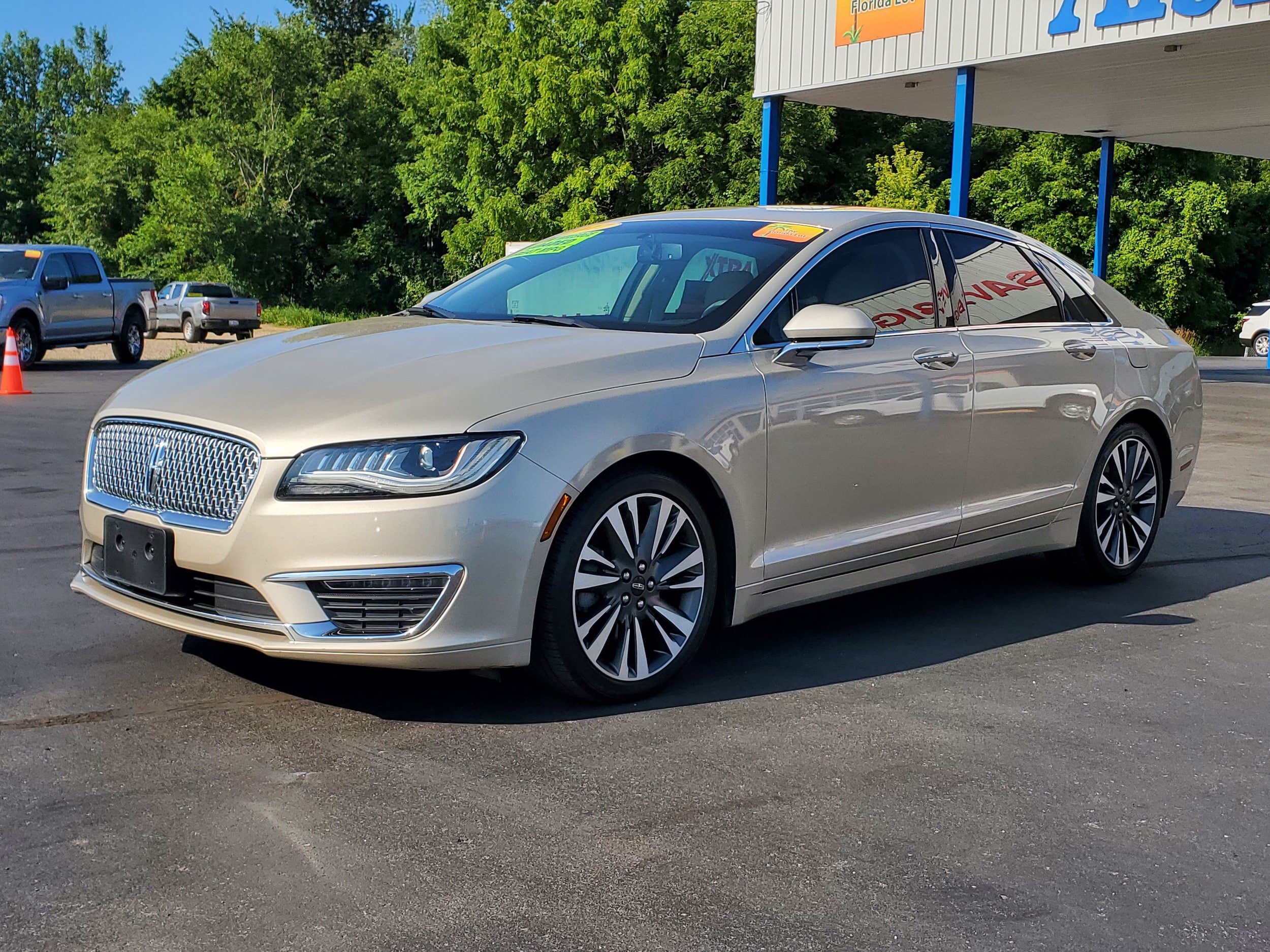 Used 2017 Lincoln MKZ Reserve FWD image 2