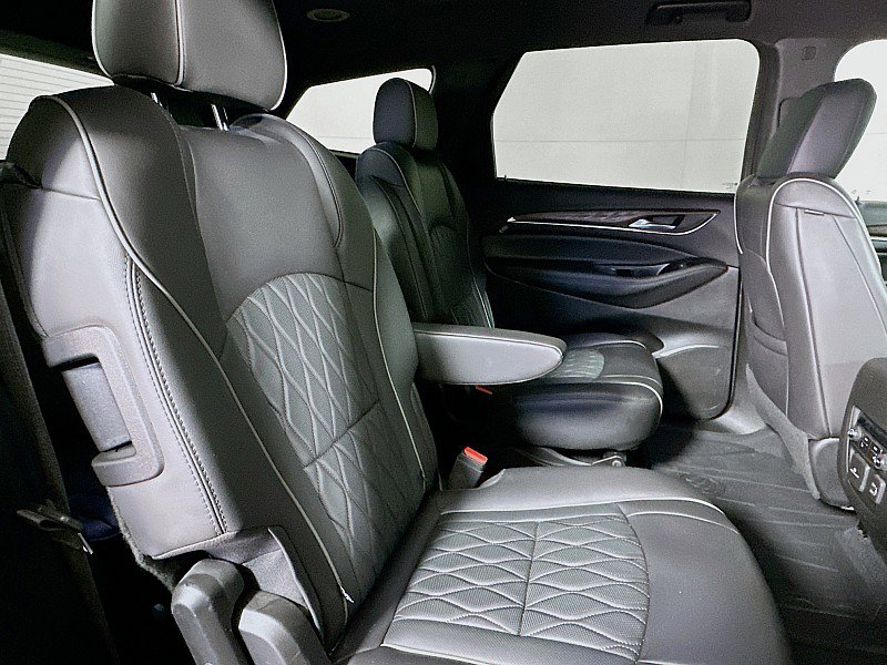 Used 2023 Buick Enclave Avenir w/ Avenir Technology Package image 30