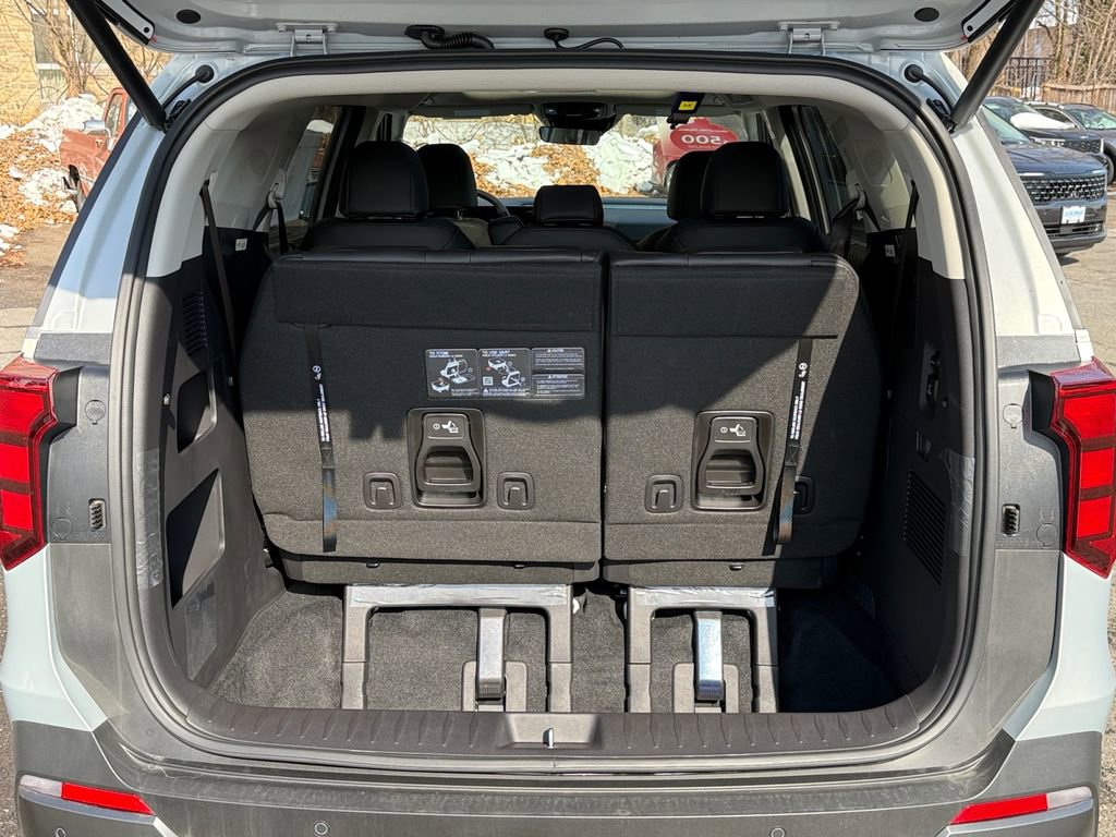 New 2026 Kia Carnival SX w/ SX Dark Edition Package FWD image 21