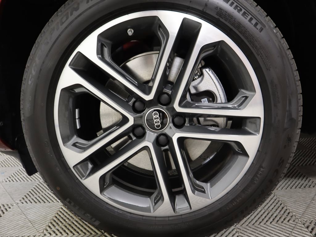 Used 2025 Audi Q5 Premium Plus w/ Premium Plus image 32