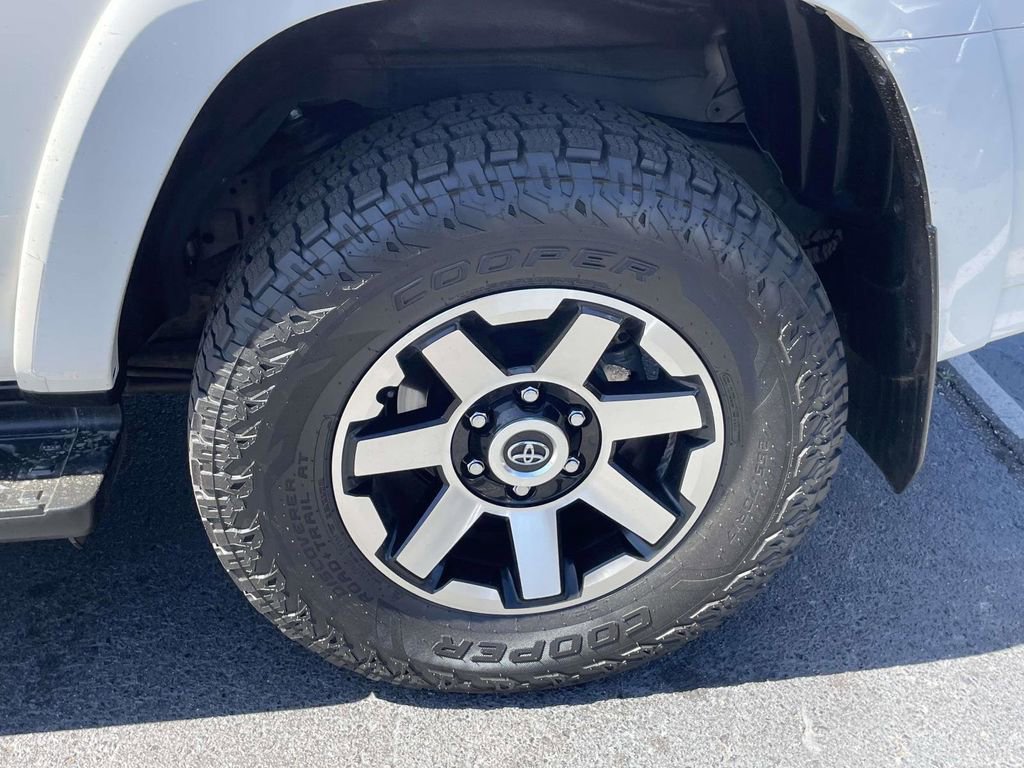 Used 2023 Toyota 4Runner TRD Off-Road Premium w/ Moonroof Package AWD/4WD image 31