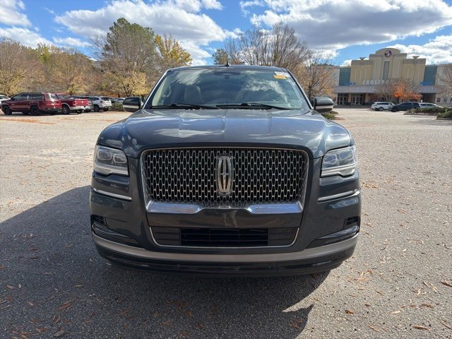 Used 2024 Lincoln Navigator Reserve image 3