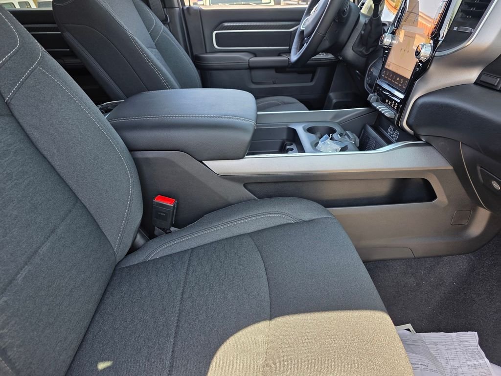 New 2026 RAM 2500 Big Horn AWD/4WD image 13