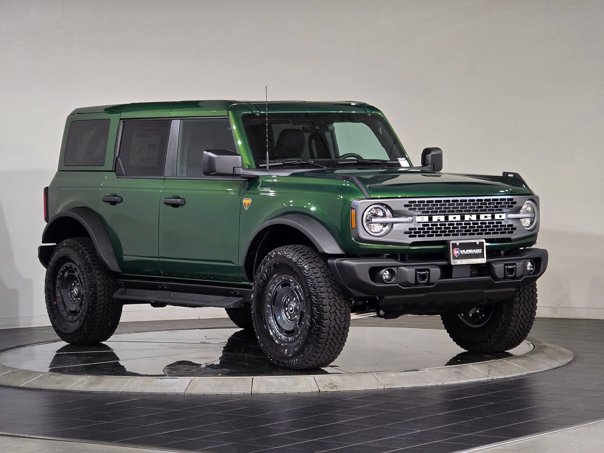 New 2025 Ford Bronco Badlands w/ Sasquatch Package AWD/4WD image 2