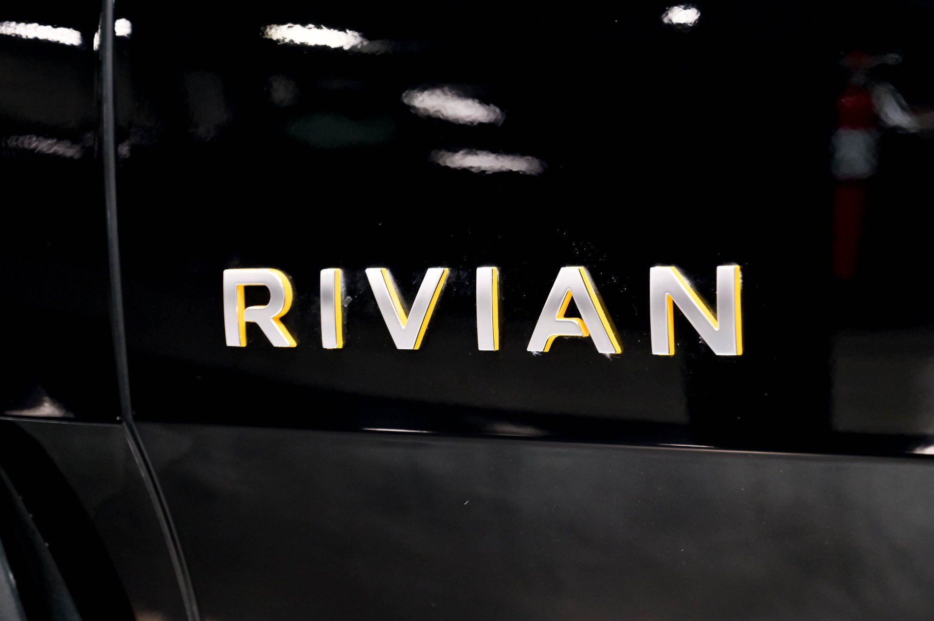 Used 2023 Rivian R1S Adventure AWD/4WD image 56