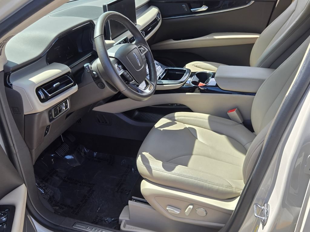 Used 2023 Lincoln Nautilus AWD w/ Premium Package image 11